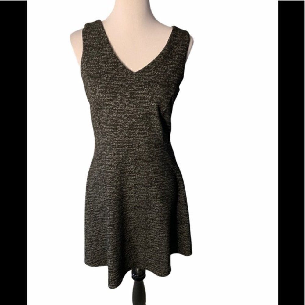 Katherine Barclay SleevelessโAlineโDressโsizeโM